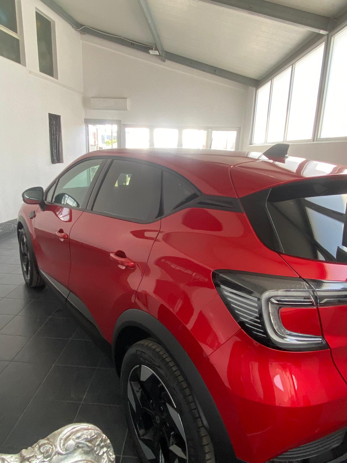Nuova Renault CAPTUR ECO-G 100 CV: Stile SUV e Risparmio Doppi - immagine 3