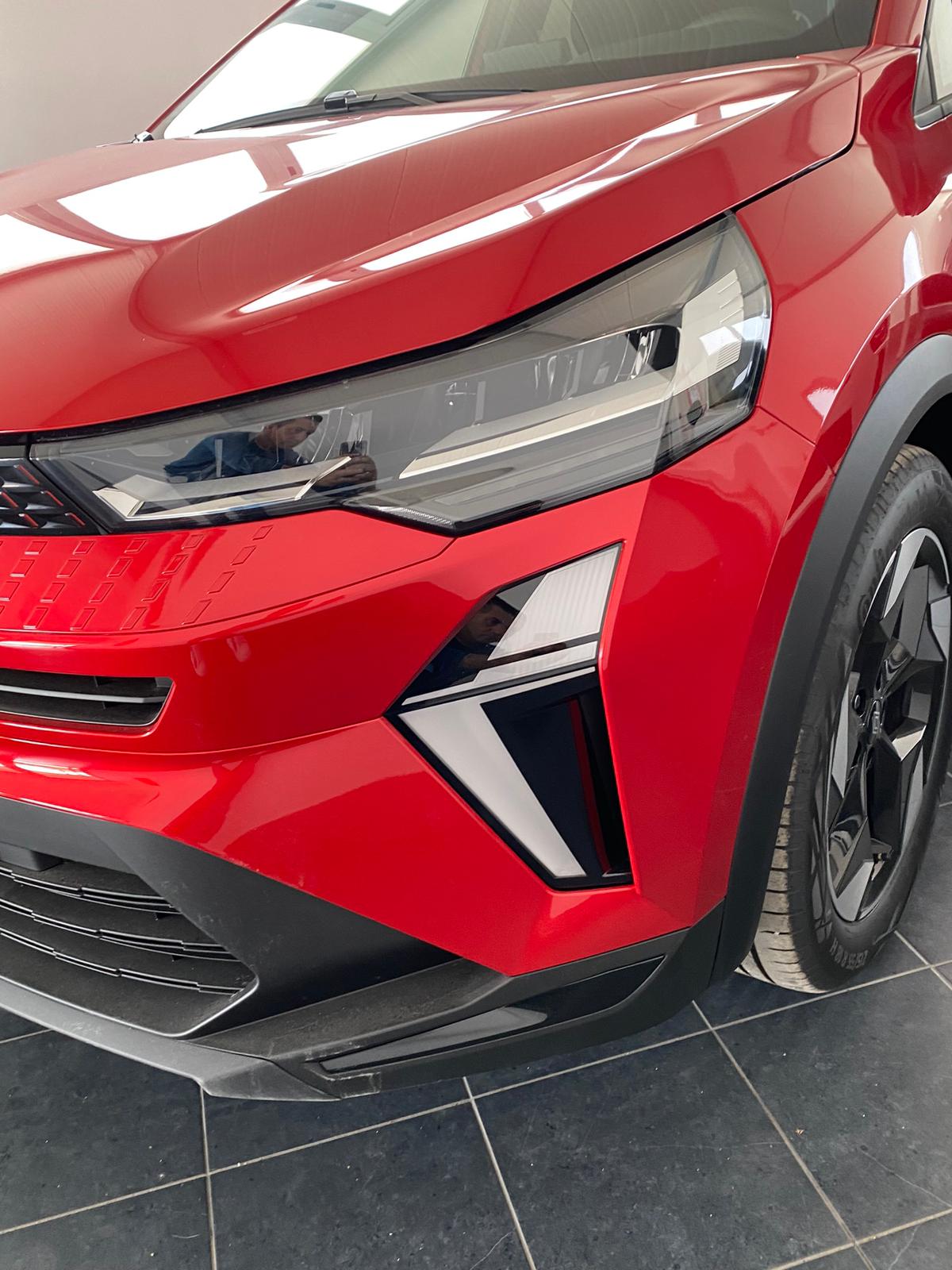 Nuova Renault CAPTUR ECO-G 100 CV: Stile SUV e Risparmio Doppi - immagine 2