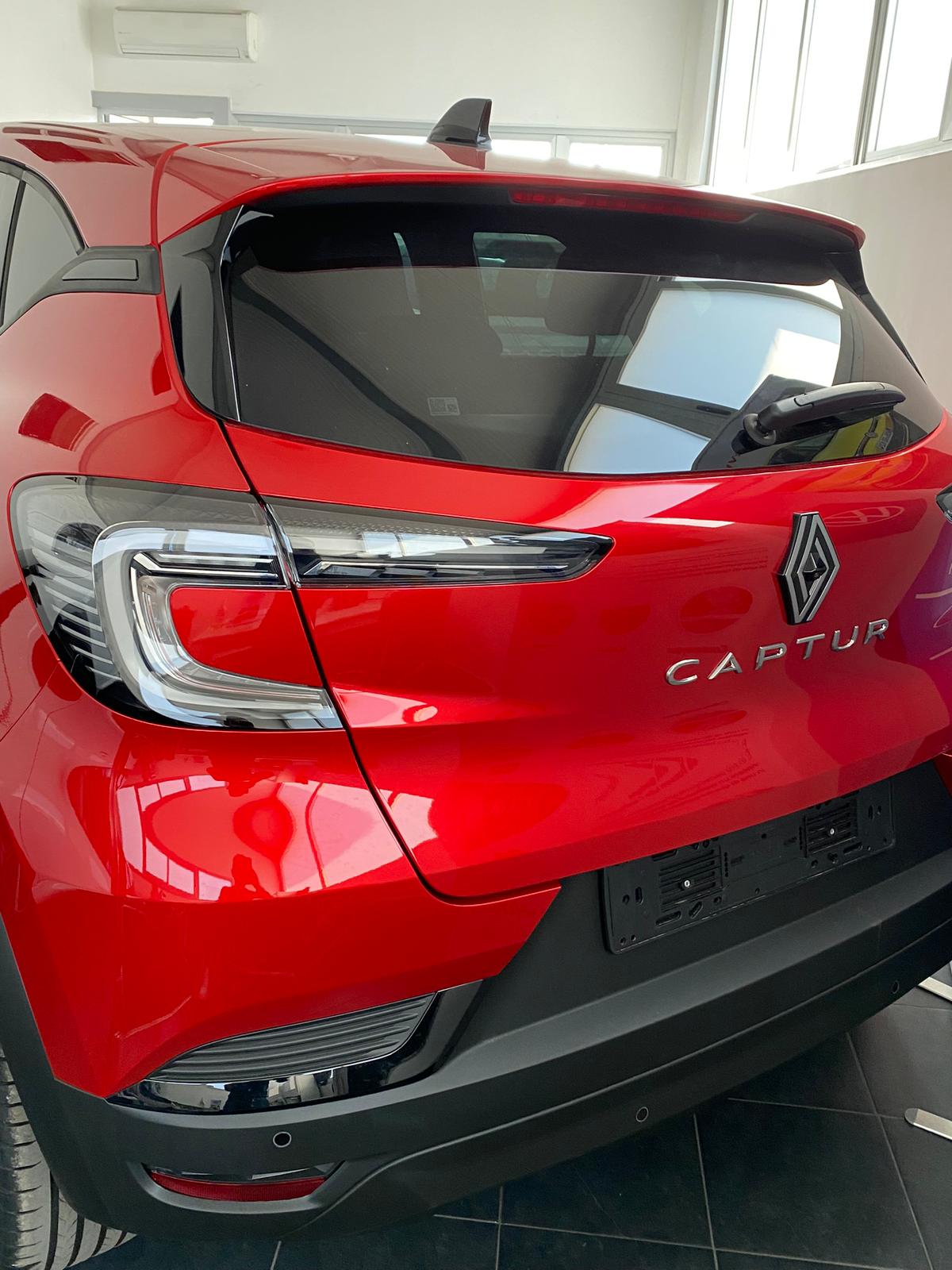 Nuova Renault CAPTUR ECO-G 100 CV: Stile SUV e Risparmio Doppi - immagine 6