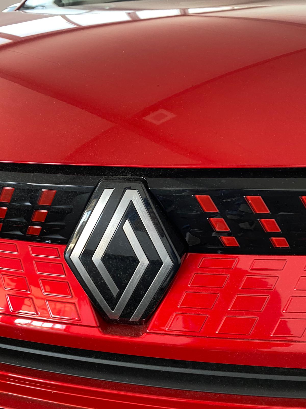 Nuova Renault CAPTUR ECO-G 100 CV: Stile SUV e Risparmio Doppi - immagine 5