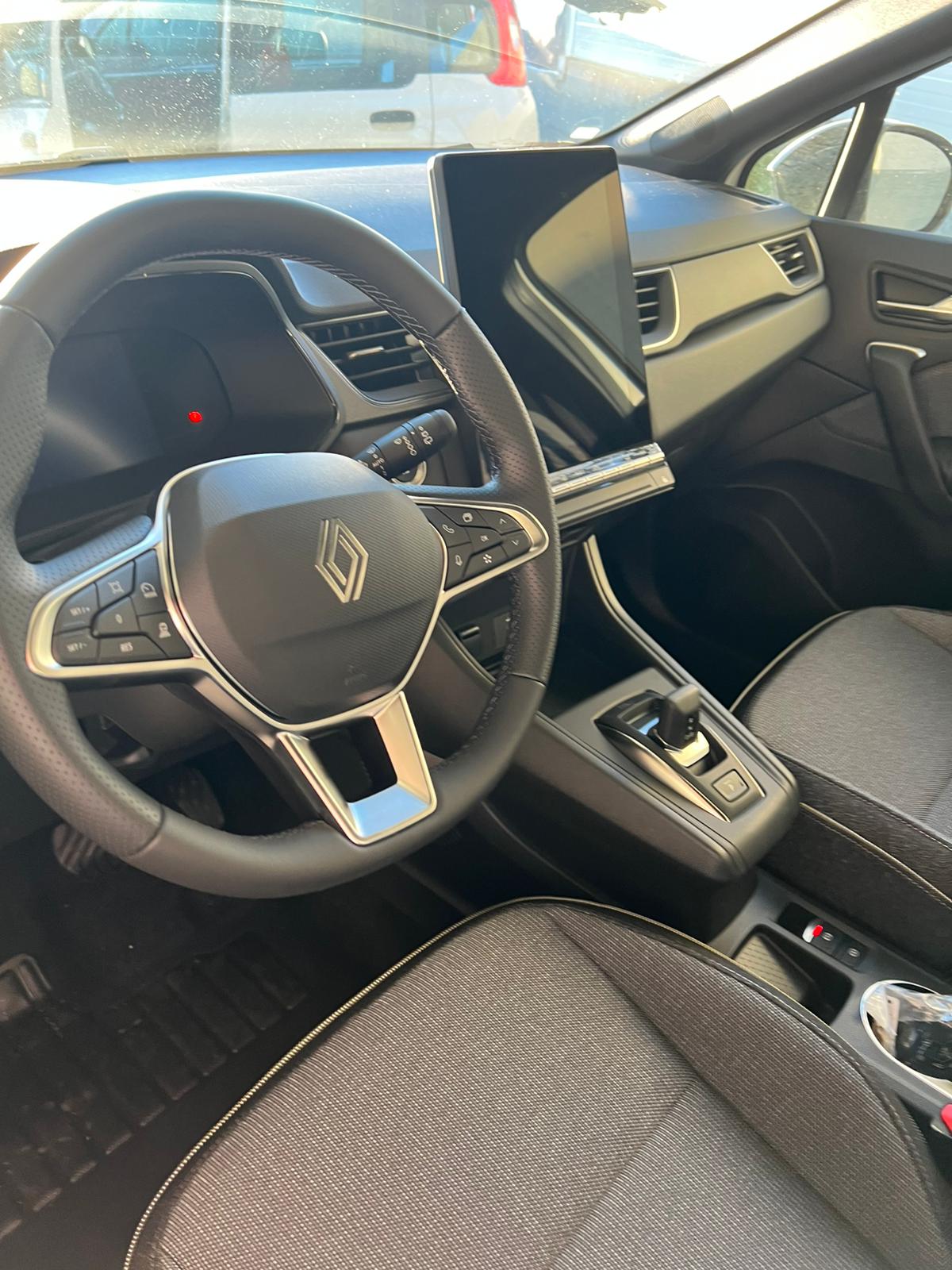 Nuova Renault Captur Techno E-Tech Full Hybrid 160 CV (MY25) - immagine 3