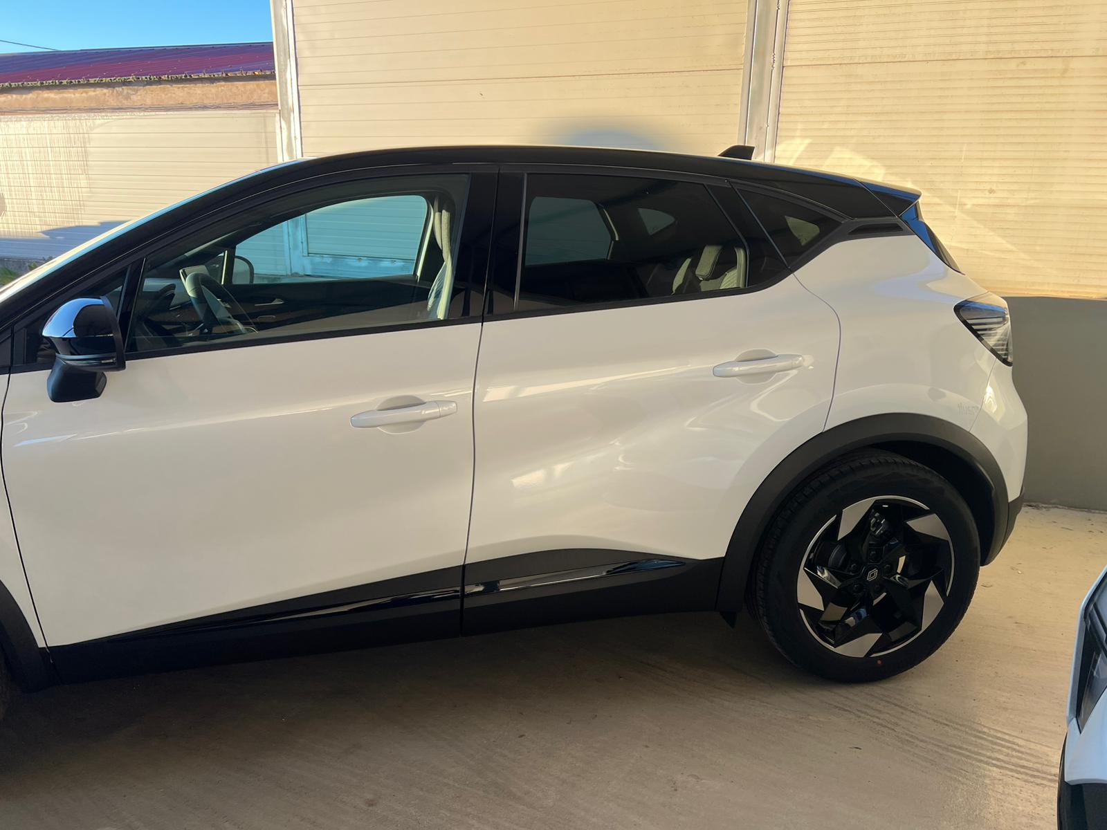 Nuova Renault Captur Techno E-Tech Full Hybrid 160 CV (MY25) - immagine 2