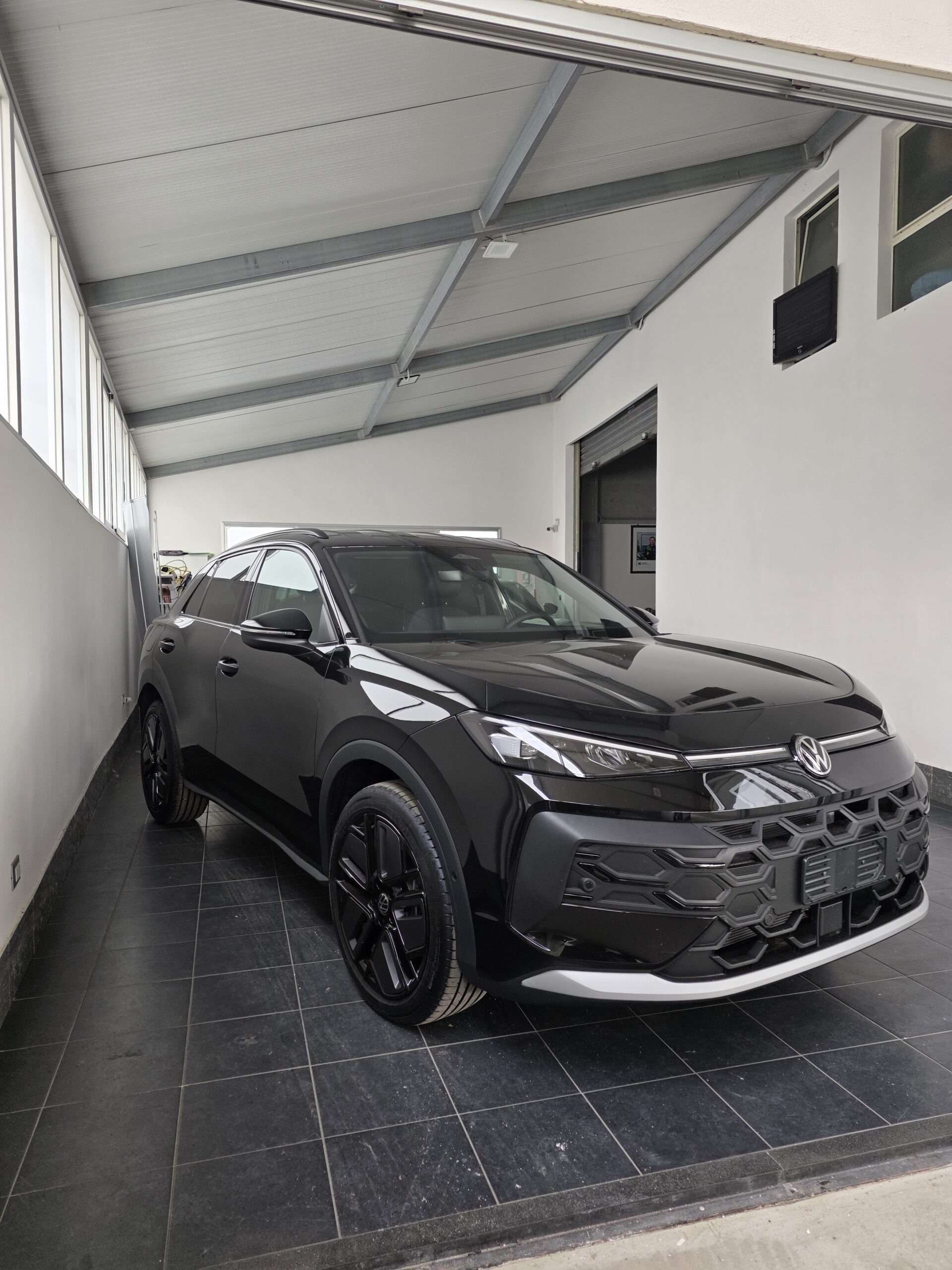 Volkswagen T-Roc nuovo modello R-Line del 2025/2026