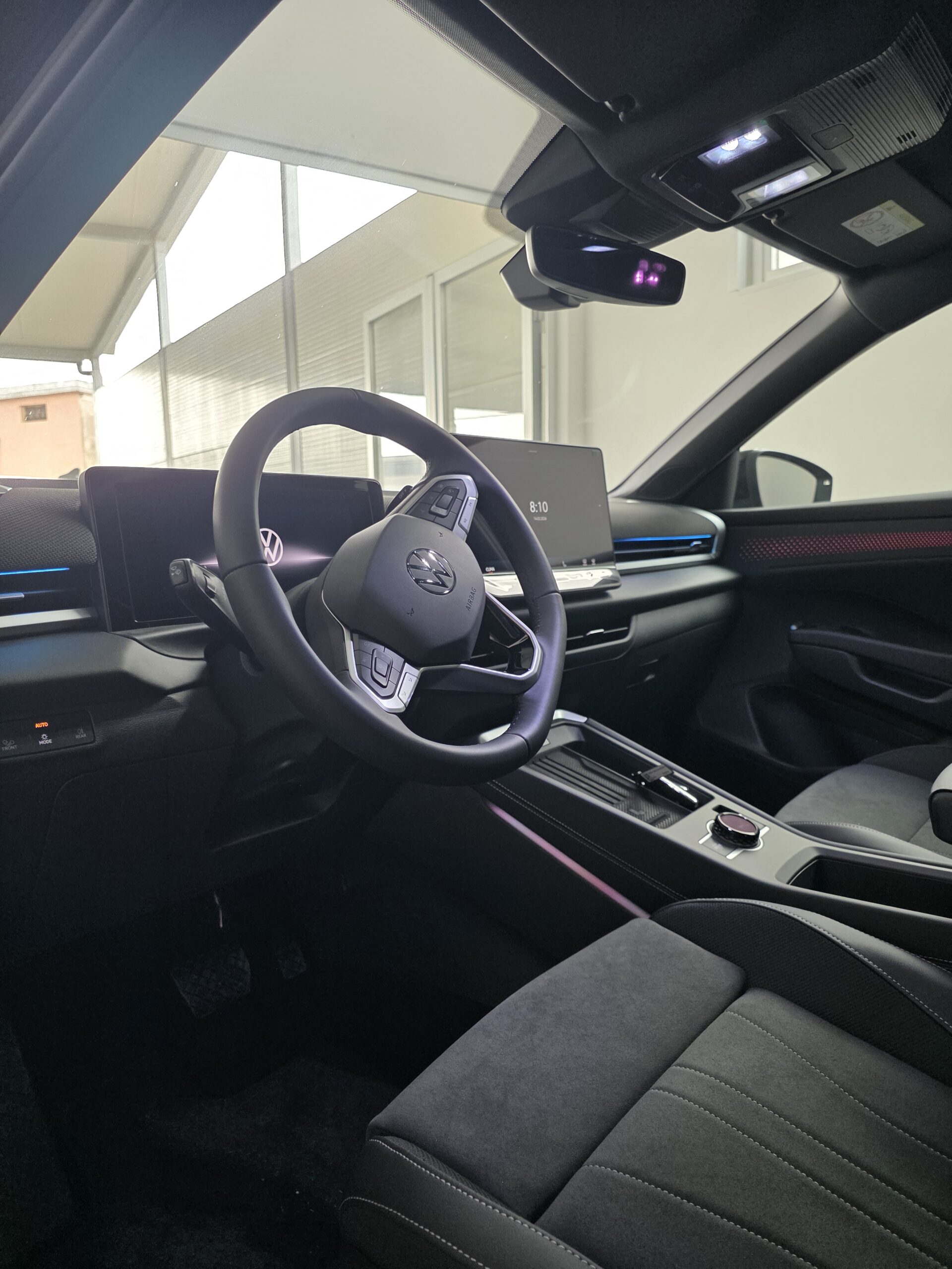 Volkswagen T-Roc nuovo modello R-Line del 2025/2026 - immagine 4