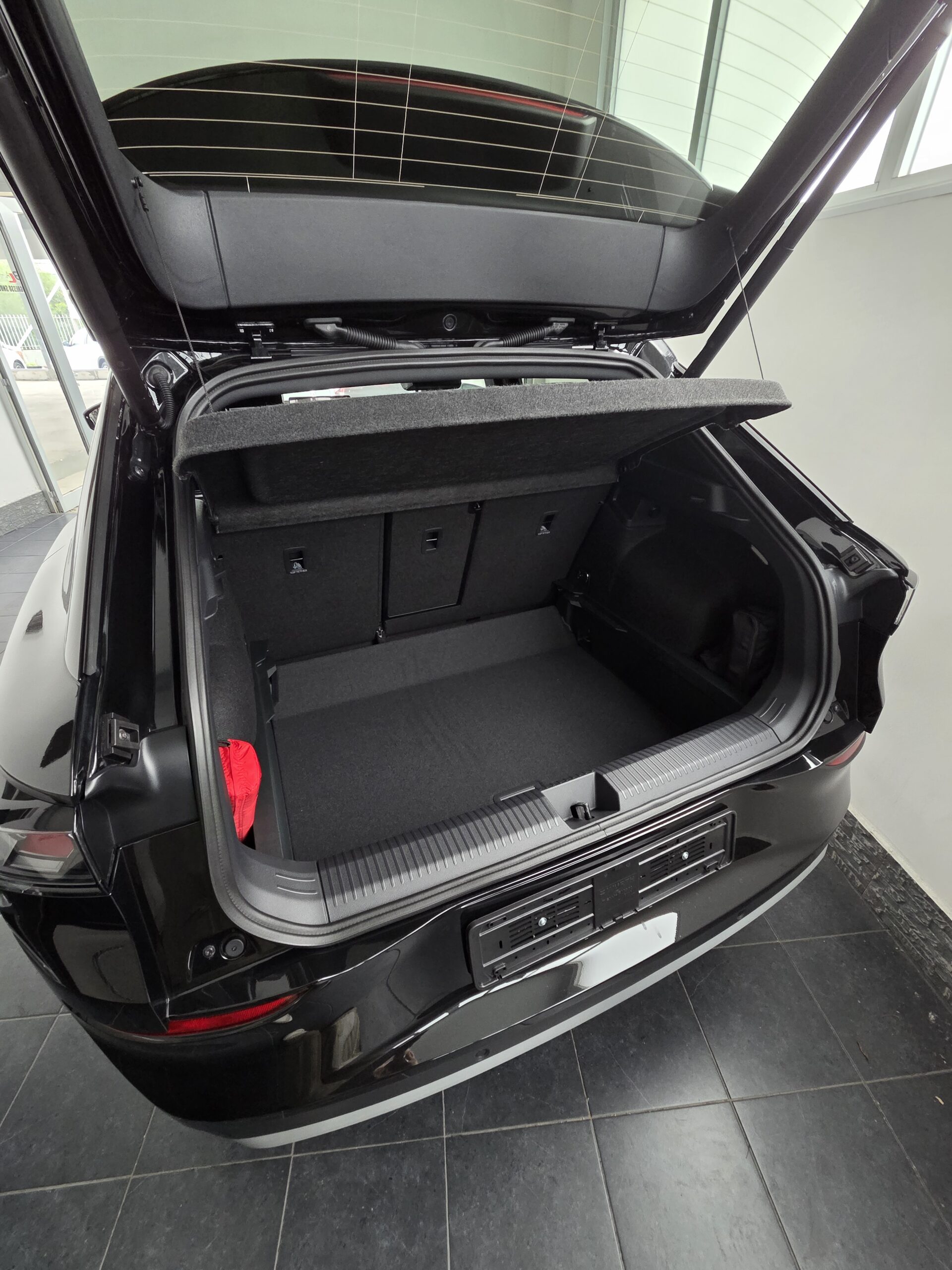 Volkswagen T-Roc nuovo modello R-Line del 2025/2026 - immagine 7
