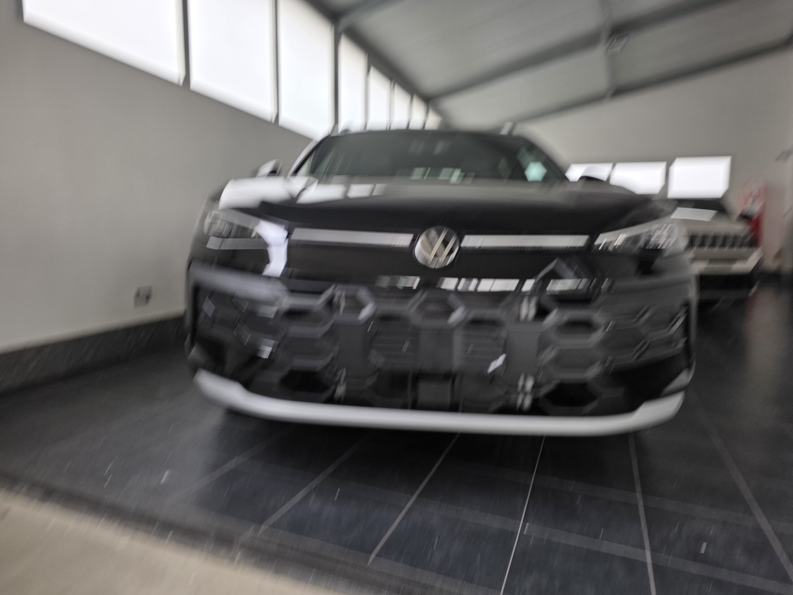 Volkswagen T-Roc nuovo modello R-Line del 2025/2026 - immagine 10